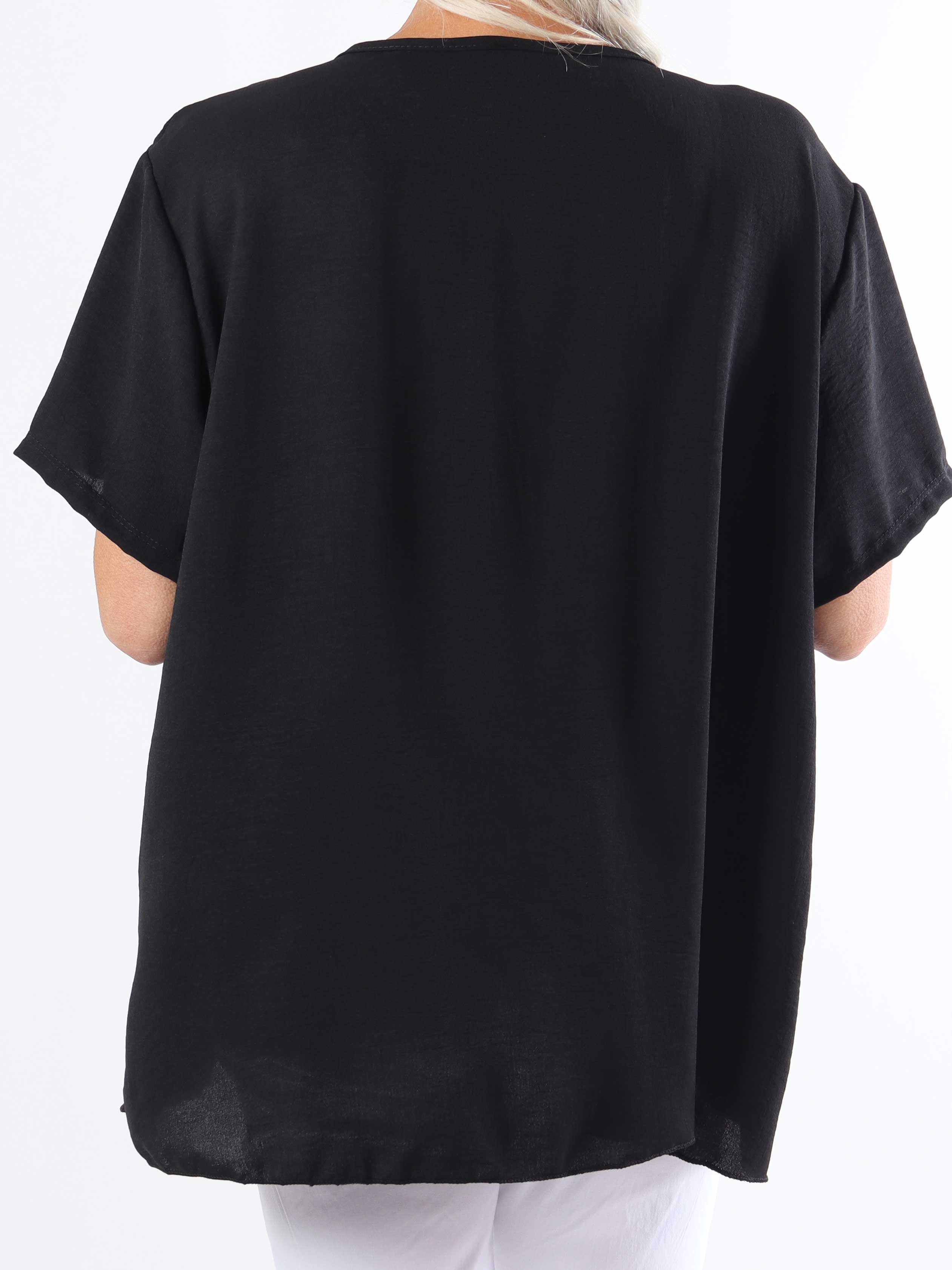 Camilia - Söt plisserad plus size-blus med liten ärm